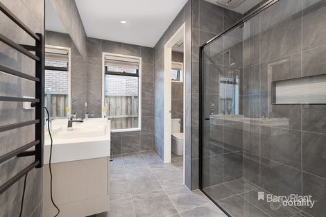 Property photo of 201 Wallara Waters Boulevard Wallan VIC 3756