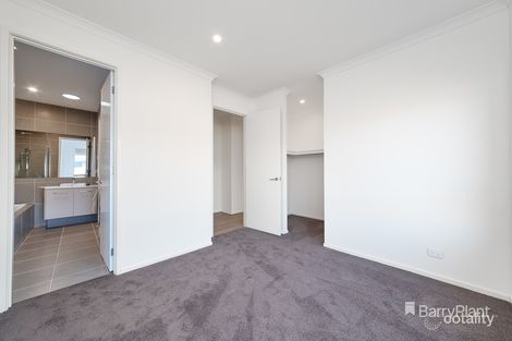 Property photo of 201 Wallara Waters Boulevard Wallan VIC 3756