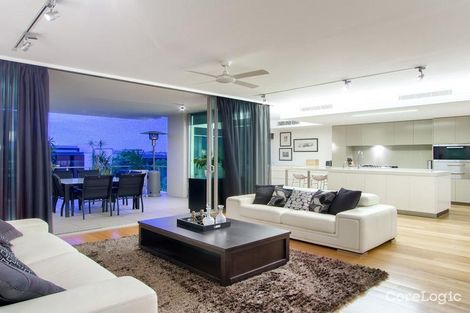 Property photo of 211/90 Wynnum Road Norman Park QLD 4170