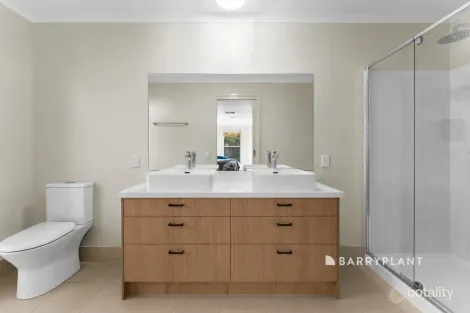 Property photo of 19 Glenview Rise Berwick VIC 3806