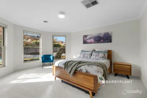 Property photo of 19 Glenview Rise Berwick VIC 3806