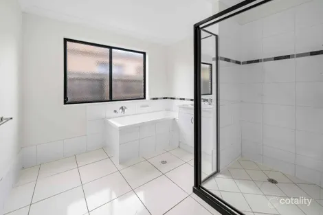 Property photo of 33 Dornoch Crescent Raceview QLD 4305