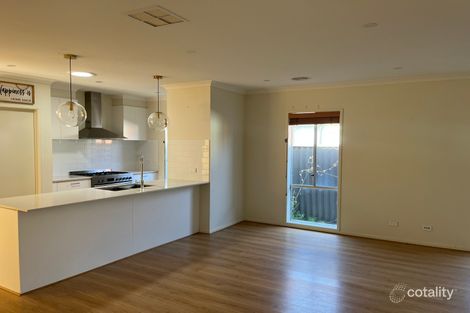 Property photo of 42 Gateau Drive Werribee VIC 3030