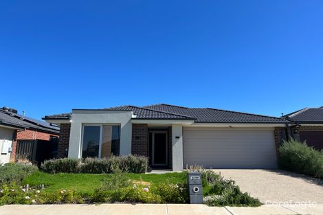 Property photo of 42 Gateau Drive Werribee VIC 3030
