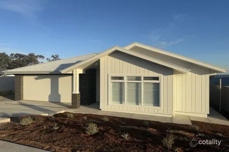 Property photo of 86 Jumbuck Drive Gobbagombalin NSW 2650