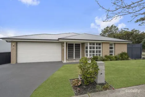 1 Rosemeadow Dr, Gwandalan, NSW 2259