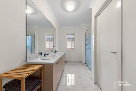 Property photo of 39 Baycrest Drive Point Cook VIC 3030