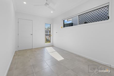 Property photo of 8 Heseltine Place Pallara QLD 4110
