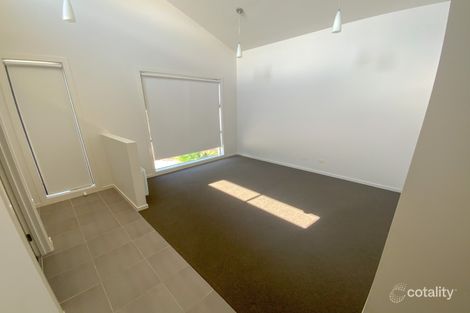 Property photo of 15 Brahman Walk Doreen VIC 3754