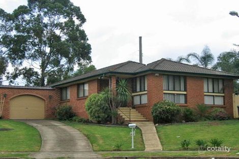 4 Ambon Cl, Bossley Park, NSW 2176