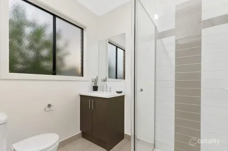 Property photo of 26 Lusitano Way Clyde North VIC 3978
