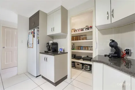 Property photo of 17 Green Avenue Branyan QLD 4670