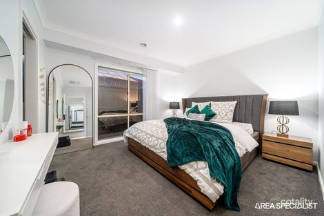 Property photo of 16 Flametree Circuit Cranbourne VIC 3977