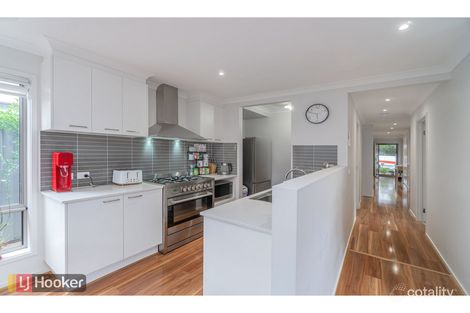 Property photo of 7 Tarrion Rise Craigieburn VIC 3064