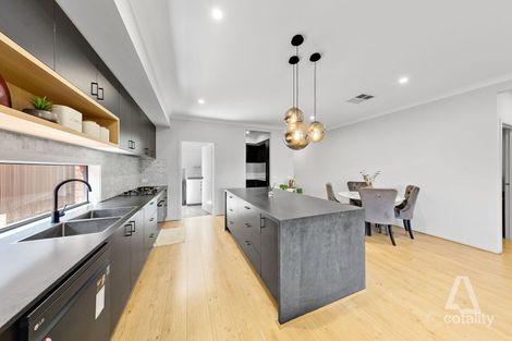 104 Atherstone Bvd, Strathtulloh, VIC 3338