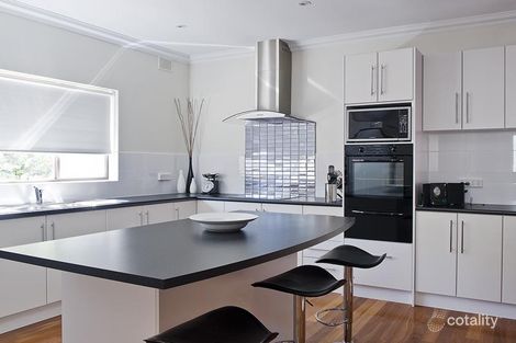 Property photo of 15 Medway Crescent Rostrevor SA 5073