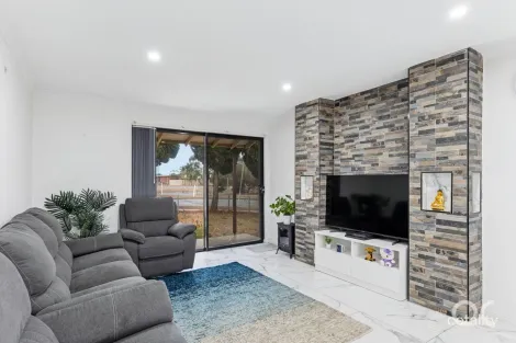 Property photo of 1 Cecilia Road Christie Downs SA 5164