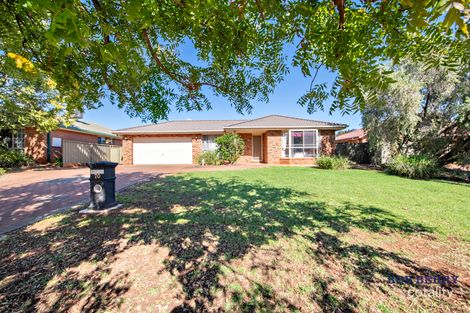 70 Twickenham Dr, Dubbo, NSW 2830