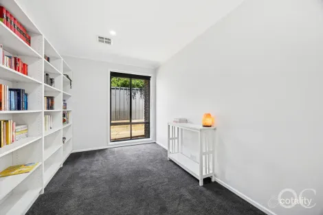 Property photo of 13 Houndsgate Court Onkaparinga Hills SA 5163