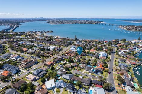 2 Nepean Pl, Sylvania Waters, NSW 2224