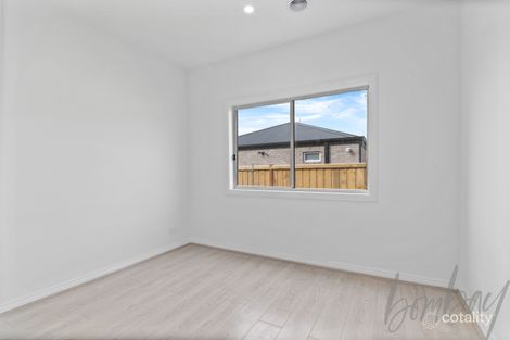 68 Maystone Dr, Mickleham, VIC 3064