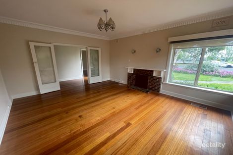 Property photo of 210 Tucker Road McKinnon VIC 3204