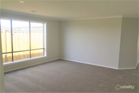 Property photo of 16 Unison Drive Clyde VIC 3978