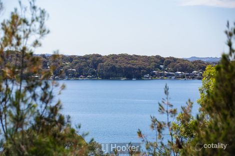 154 Fishing Point Rd, Fishing Point, NSW 2283