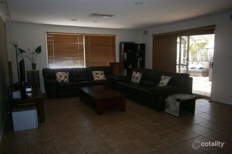 Property photo of 35 Trentham Way Langwarrin VIC 3910