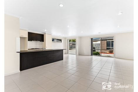 Property photo of 2/7-9 Elizabeth Street Cranbourne North VIC 3977