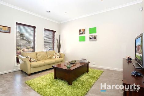 Property photo of 40 Phoenix Circuit Wollert VIC 3750