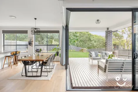 Property photo of 33 The Waves Thirroul NSW 2515