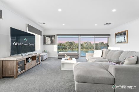 Property photo of 13 Viewmount Place Sandhurst VIC 3977