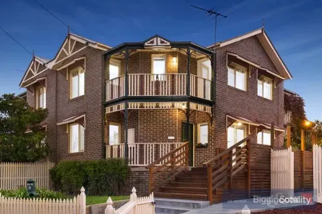 2/2 Mccracken St, Kensington, VIC 3031