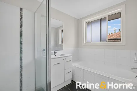 Property photo of 34 Dalbeattie Crescent Dubbo NSW 2830