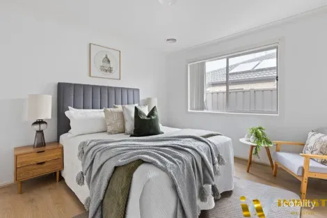 Property photo of 3 Jade Crescent Cobblebank VIC 3338