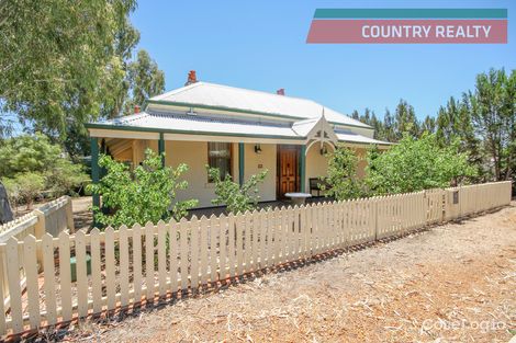 Property photo of 22 Redmile Road York WA 6302