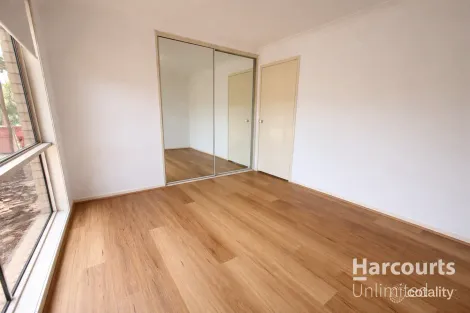 Property photo of 8 Jacaranda Place Doonside NSW 2767