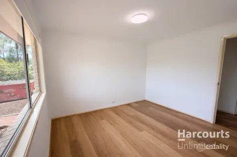 Property photo of 8 Jacaranda Place Doonside NSW 2767