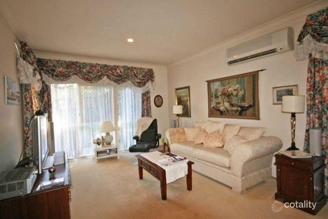 Property photo of 4 Pembridge Place Carindale QLD 4152