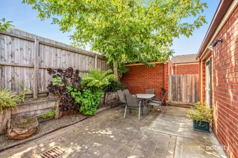 Property photo of 2 Molesworth Drive Highton VIC 3216