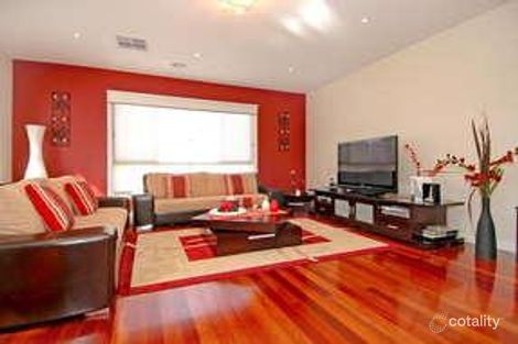 Property photo of 8 Marchmont Rise Craigieburn VIC 3064