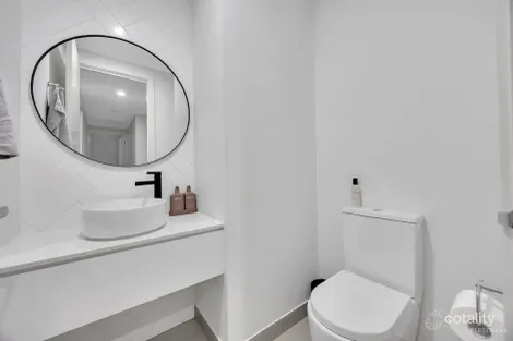 Property photo of 19 Bellerive Crescent Strathtulloh VIC 3338