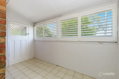 Property photo of 526 Tingal Road Wynnum QLD 4178