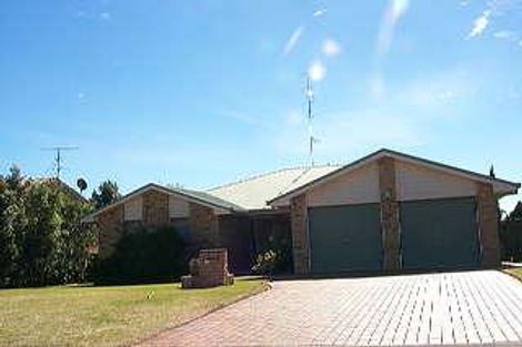 Property photo of 17 Wiemers Crescent Centenary Heights QLD 4350