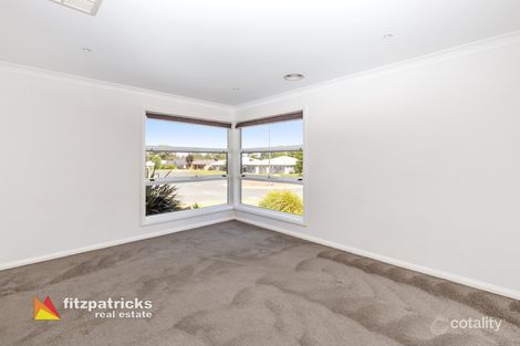 Property photo of 27 Bradman Drive Boorooma NSW 2650