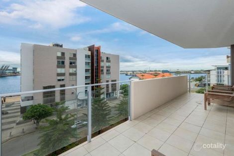 Property photo of 401/4 Honeysuckle Drive Newcastle NSW 2300