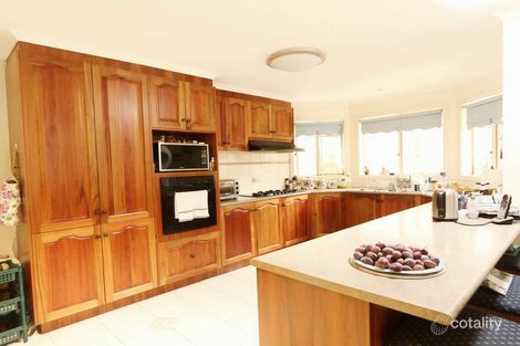 Property photo of 14 Treetop Court Thomastown VIC 3074