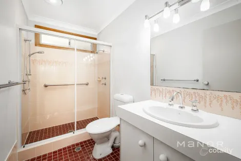 Property photo of 18 Oakdale Place Baulkham Hills NSW 2153