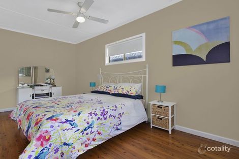 Property photo of 11 Kerry Crescent Berkeley Vale NSW 2261